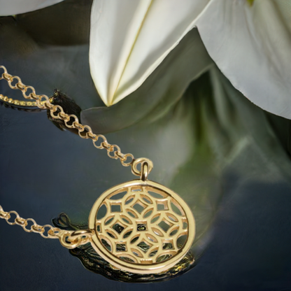 Gold Round Lace Filigree Necklace