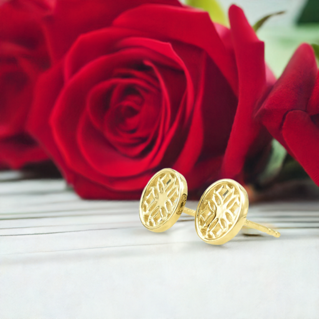 Gold Stud Earrings with Round Filigree