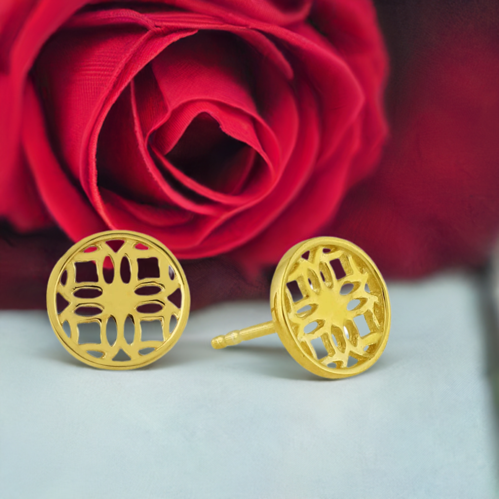 Gold Stud Earrings with Round Filigree