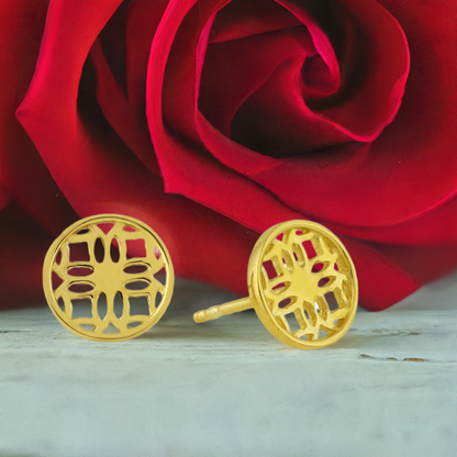 Gold Stud Earrings with Round Filigree