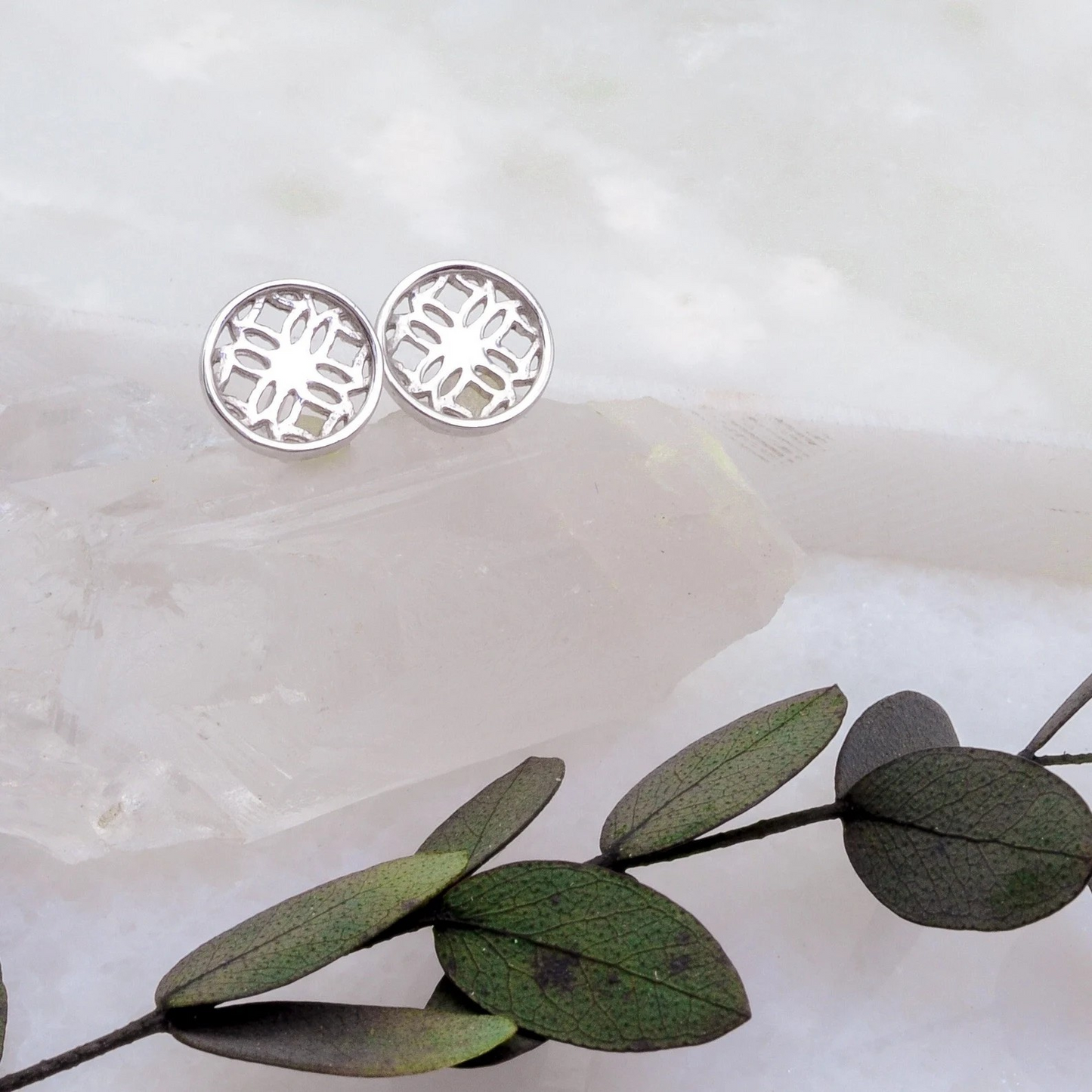 Silver Stud Earrings with Round Filigree