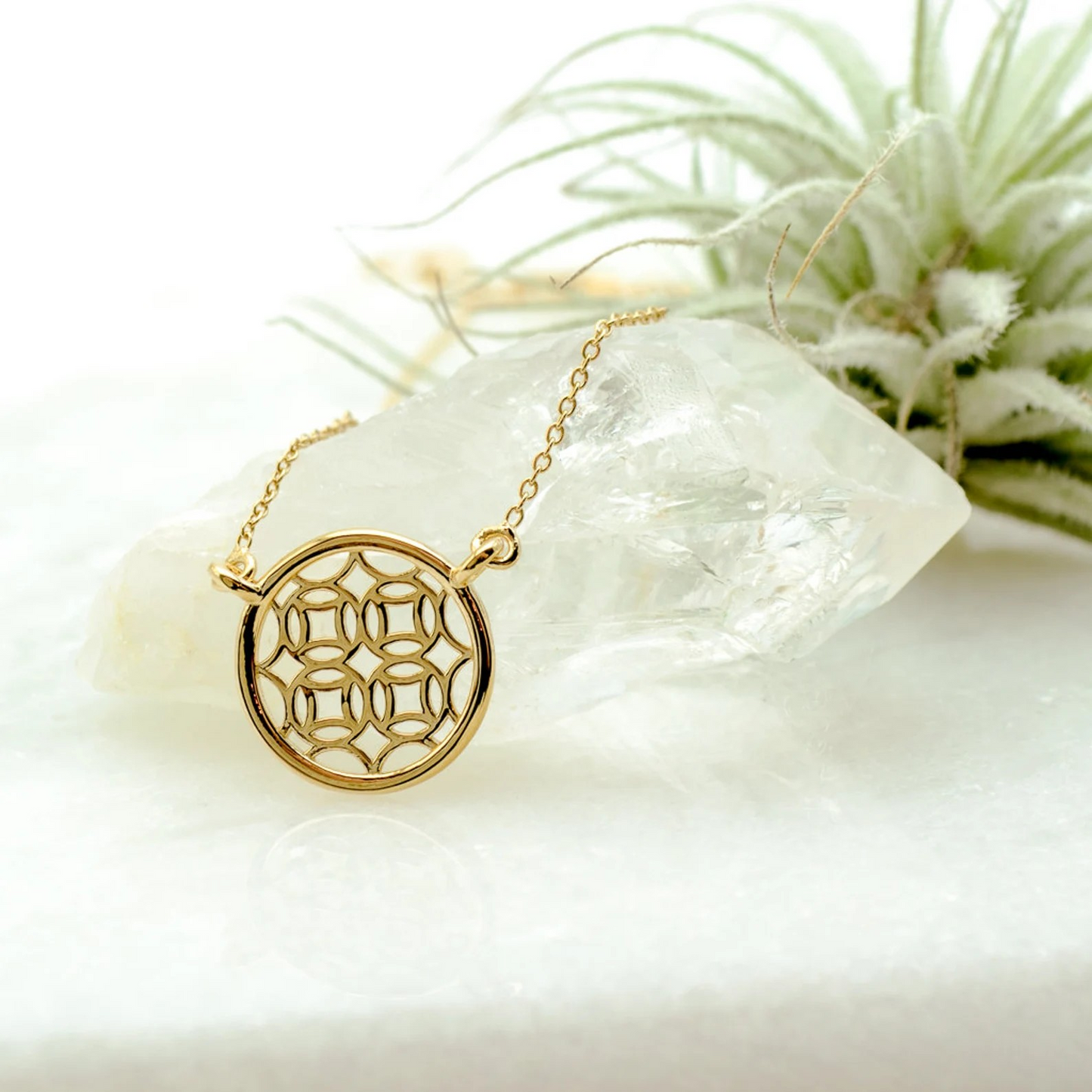 Gold Round Lace Filigree Necklace